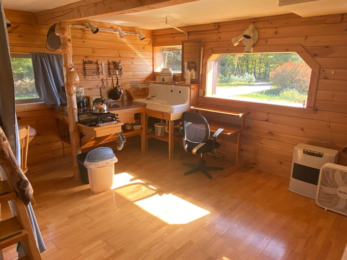 Room 2, Relaxing Nature Retreat Perfect for Large Groups, Orleans