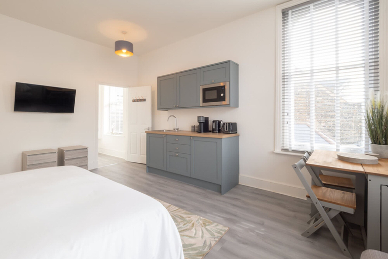 Room 4, Host Stay Harbour Point, Kent