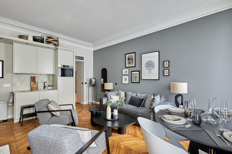 Living area 2, Superb New 1 Bedroom Flat Notre Dame de Paris, Paris