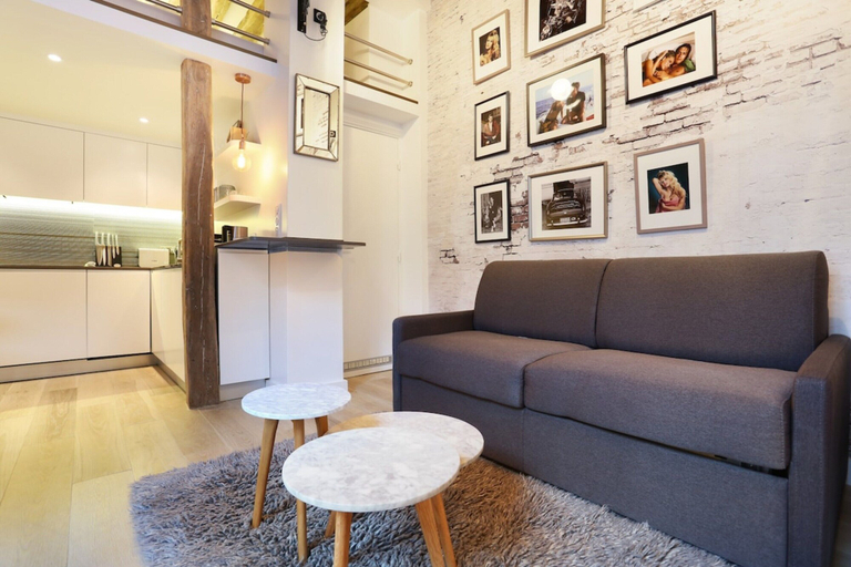 Living area 4, Charming Triplex Le Marais/Beaubourg, Paris