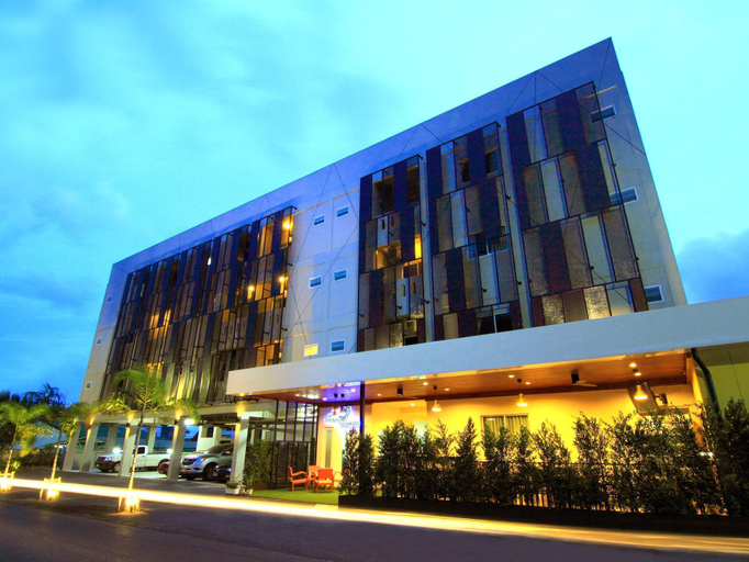 Exterior & Views 14