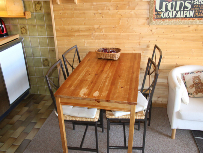 Dining 5, Studio With a Hilltop View, Sion