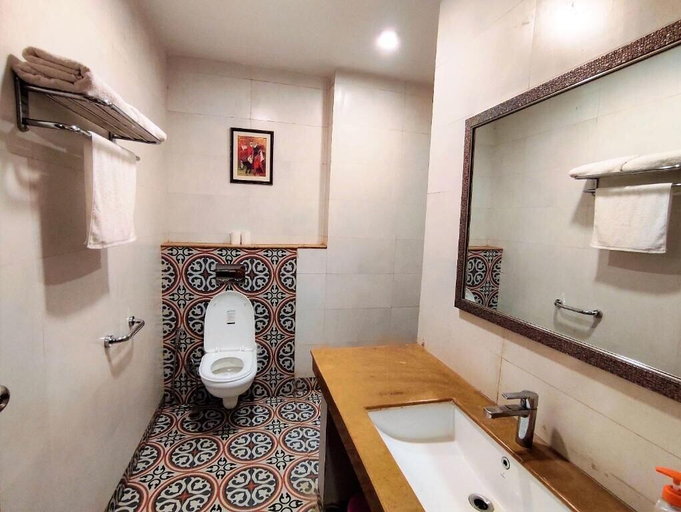 Bathroom 4, The Angel Hotel And Suites, Gurgaon