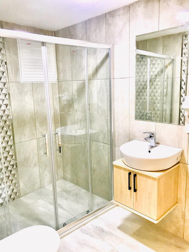 Bathroom 5, Royal Bosphorus Hotel, Fatih