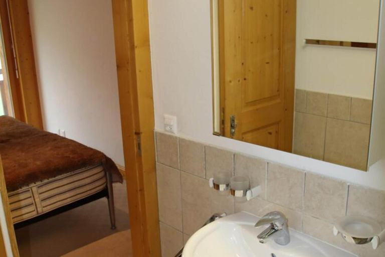 Others 3, Traditional apartment with balcony, Sion