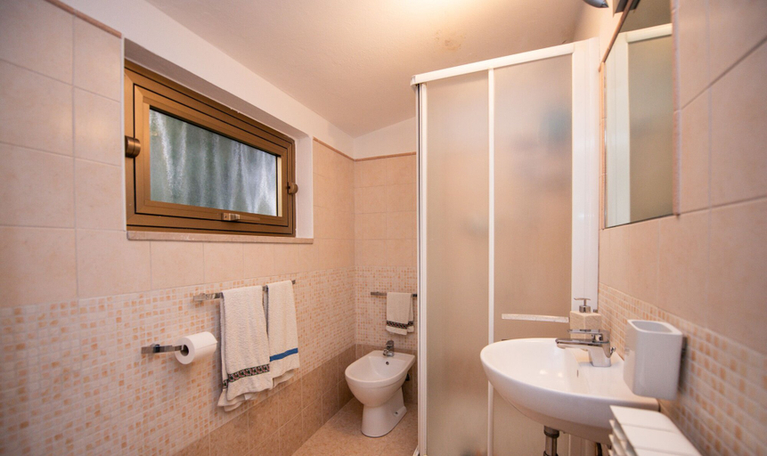 Bathroom 4, Villa Eunice, Mantua