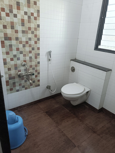 Bathroom 3, Hotel Mathura Inn, Ahmadnagar
