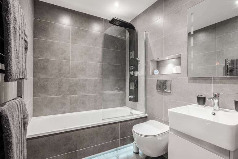 Room 4, Host Stay Maple Court, Suffolk