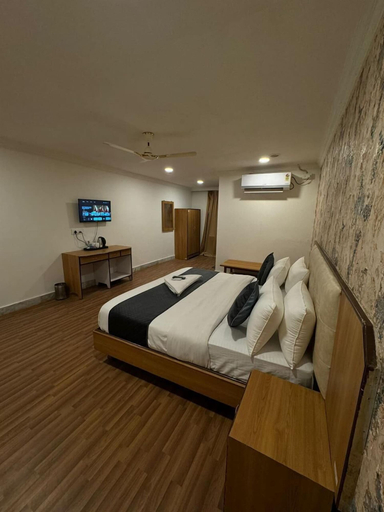 Bedroom 2, HOTEL B.R CLASSIC, Hyderabad