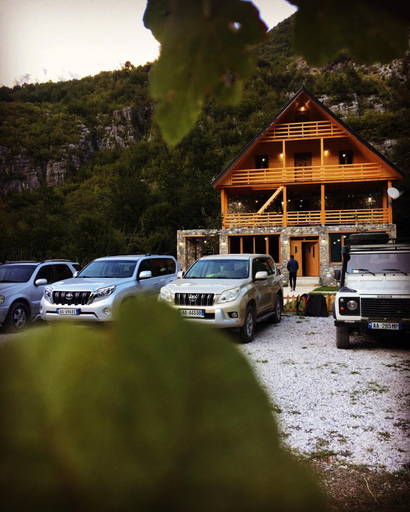 Others 3, Alpinehouse, Shkodrës