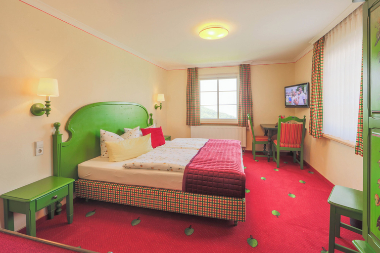 Bedroom 4, Hotel Grüner Baum, Ortenaukreis