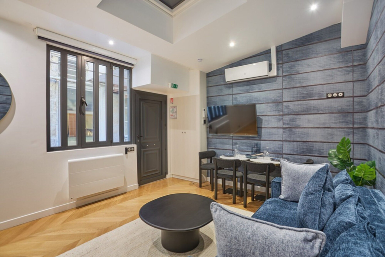 Living area 4, Superb & New Apartment Saint Germain des Pres, Paris
