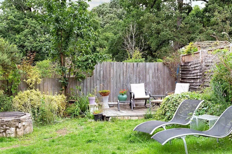 Terrace/patio 4, 500 yr old Cottage With Historic Park at the Gate, Kent