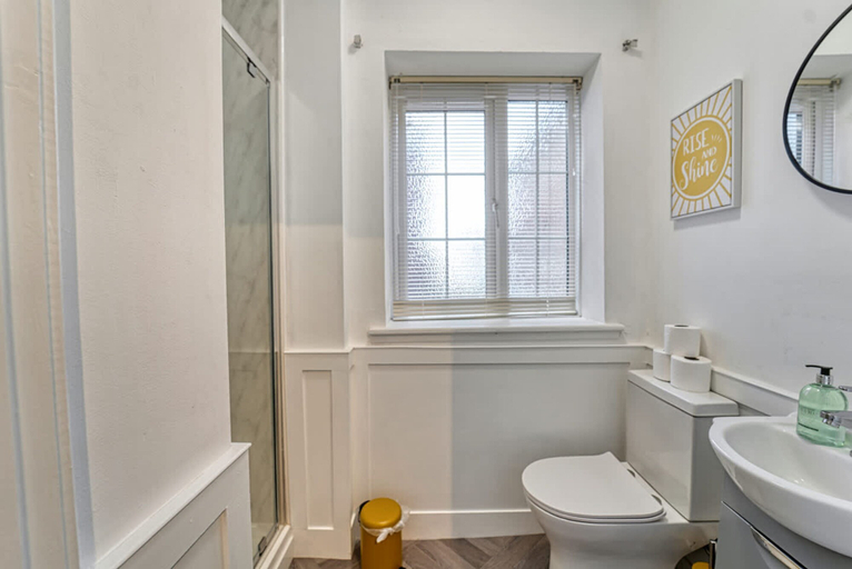 Room 2, Host Stay Hills Studio, Worcestershire