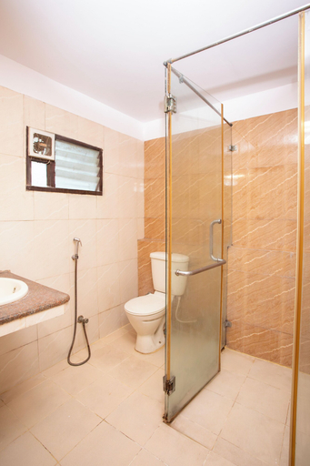 Bathroom 3, Stayz Inn US Embassy, Chennai