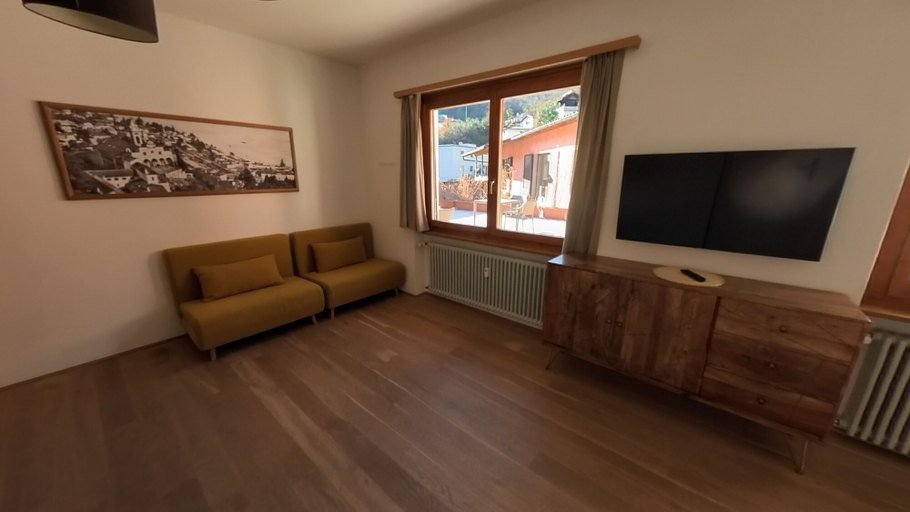 Others 5, 7 Rooms, Locarno