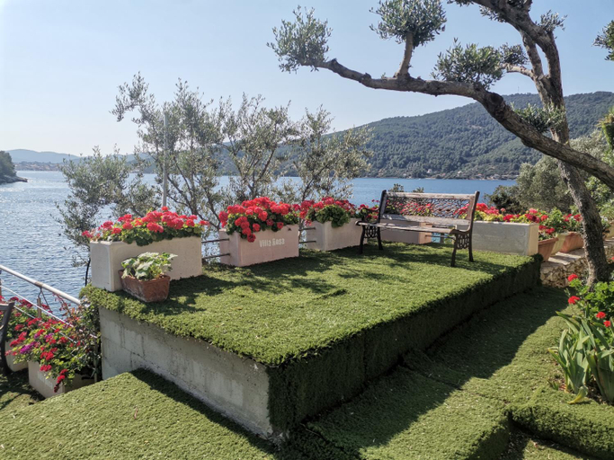 Others 3, Villa Rosa, Vela Luka
