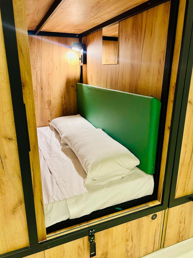 Bedroom 2, Capsule Inn Madrid, Madrid