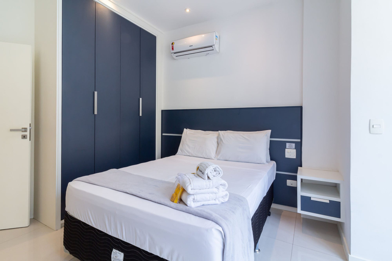 Room 4, Flat in Copacabana 3 Minutes From the Beach Nsc602, Rio de Janeiro