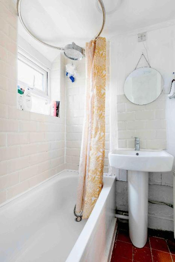 Bathroom 2, City center spacious bedrooms, Kent