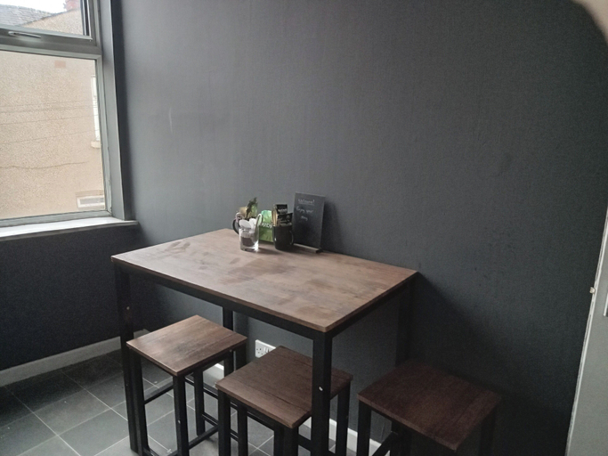 Dining 2, Sunny Seaside Apartment in Blackpool, Blackpool