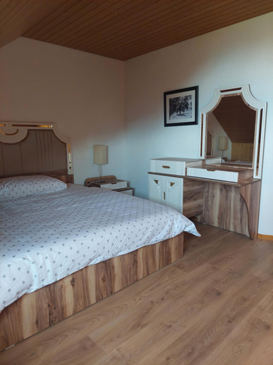 Bedroom 12