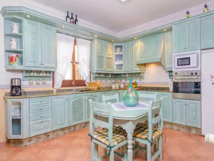 Private kitchen 4, Ses Covetes - Villa With Private Pool In Petra, Baleares