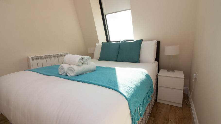 Room 2, Stayzo Premiere Serviced Accommodation - 17, Southampton