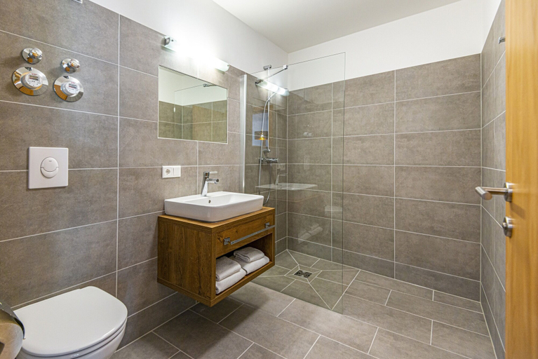 Bathroom 5, Graceful Apartment in Salzburg With Balcony, Sankt Johann im Pongau