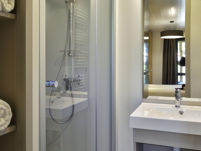 Bathroom, Group Stay Near Sea in Propriano, Corse-du-Sud