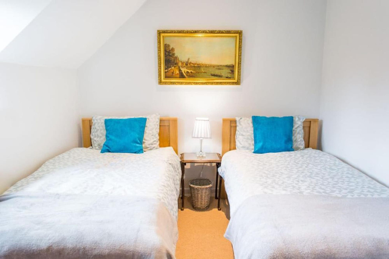 Room 2, Host Stay Laylands Yard, Norfolk