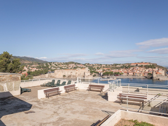 Pool 4, Apartment in Collioure With Stunning Sea Views, Pyrénées-Orientales
