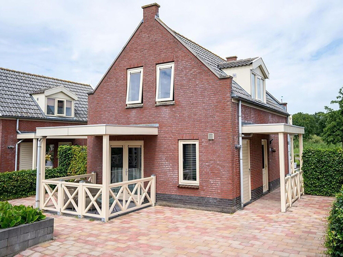Exterior 5, Sun-soaked Bungalow in Simonshaven, Bernisse
