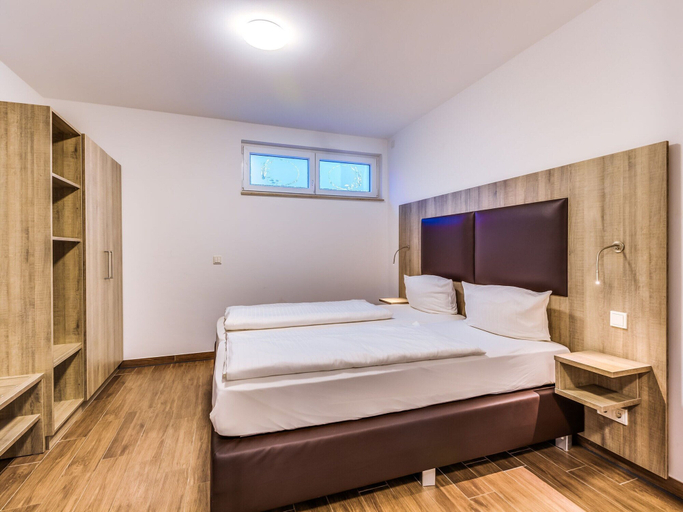 Room, Apartment in Leipzig Near Stormthaler Lake, Leipzig