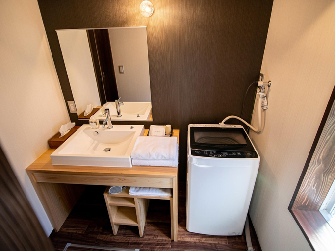 Bathroom 3, Tatsuno Castle Town Old House Hotel Kurasu, Tatsuno