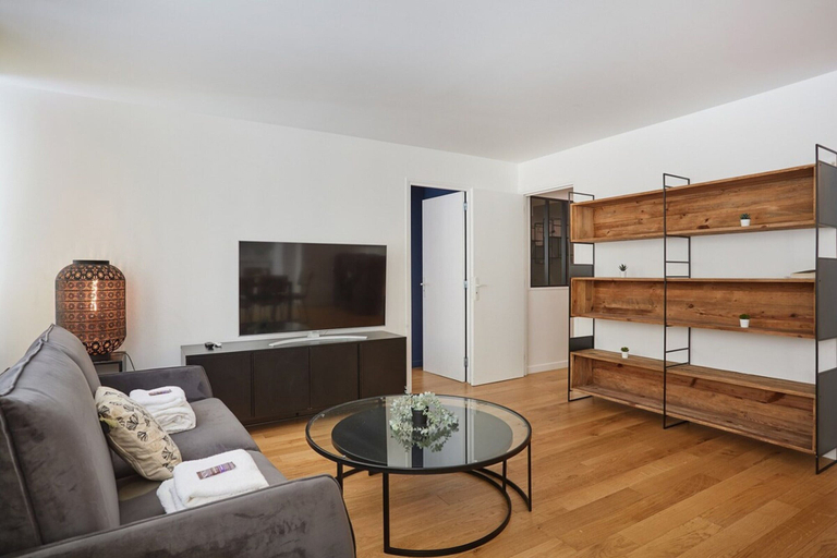 Living area, Sublime 3 Bedrooms Flat Center of Paris Montmartre, Paris