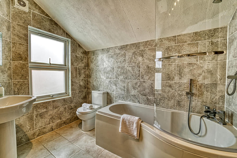 Room 2, Host Stay Southfield Residence, Worcestershire