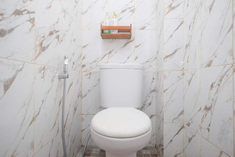 Bathroom 10