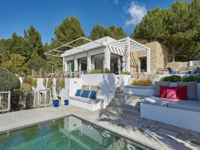 Pool 4, Holiday Home With Central Heating, Baleares
