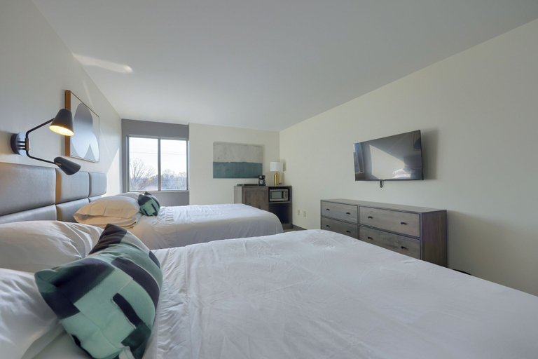 Bedroom 4, Lititz Pointe Inn and Suites, Lancaster