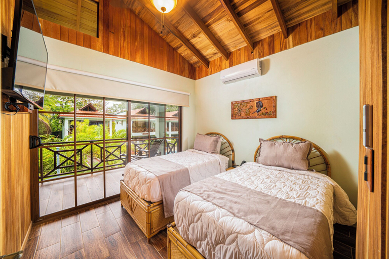 Bedroom 3, Beachfront Bungalows Hotel, Talamanca