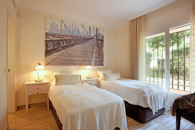Room 5, Apartment in Marbella Near Sandy Beach, Málaga