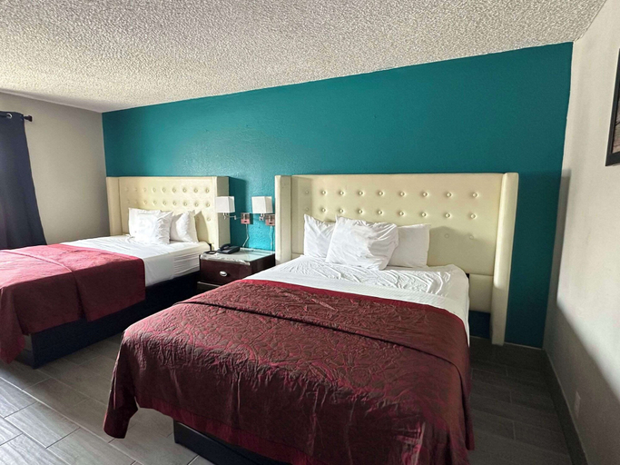 Bedroom 3, Rodeway Inn, McLean