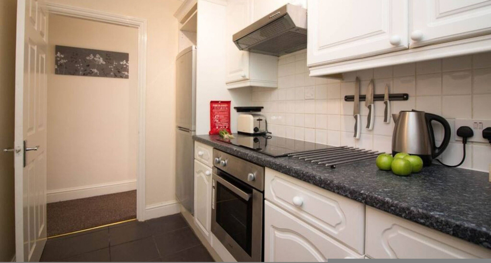 Others 5, StayZo Penthouse Accommodation 1- Premier Lodge, Southampton