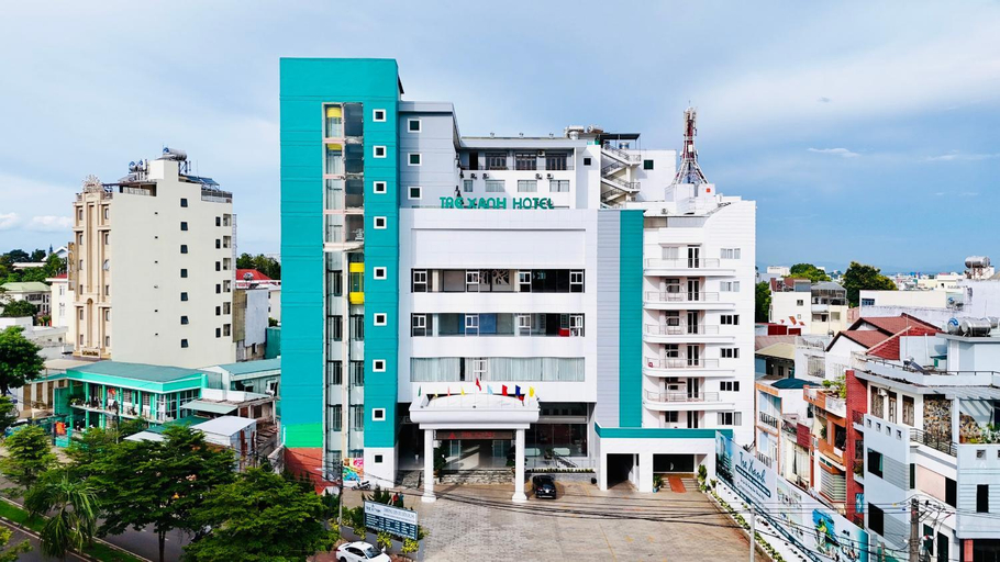 Exterior & Views