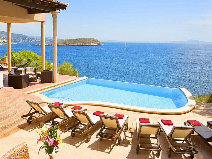 Pool 3, Villa in Tranquil Location, Baleares