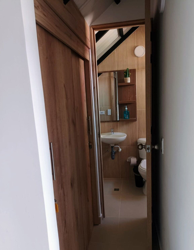 Bathroom 3, Jardines del Lago, Guatapé
