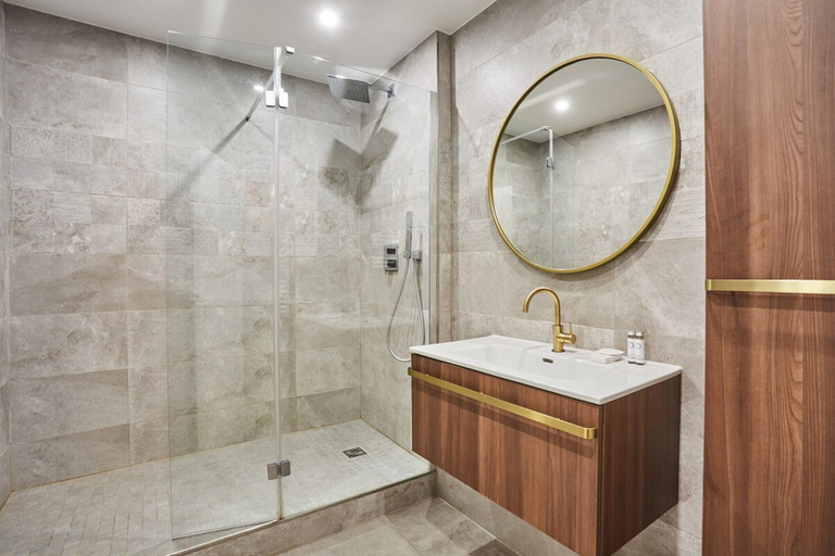Bathroom 5, Sublime 3 Bedrooms Flat Center of Paris Montmartre, Paris