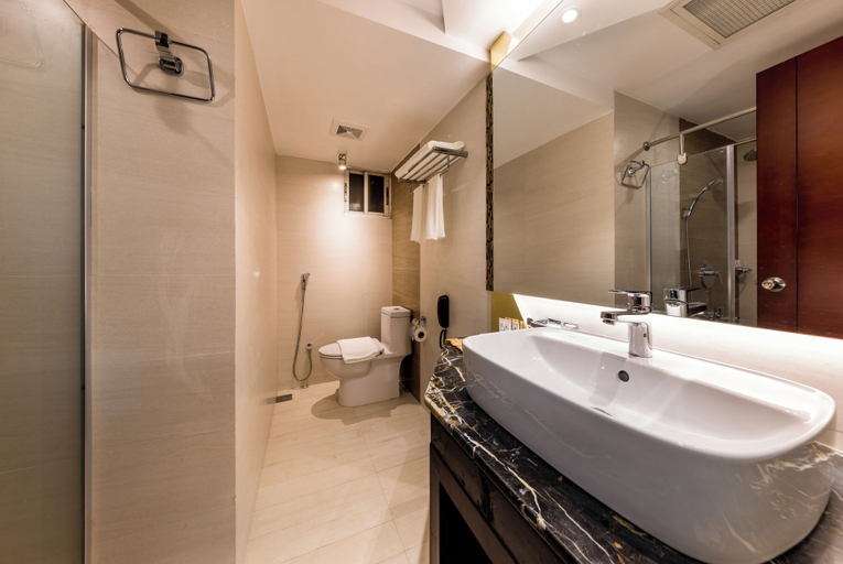 Bathroom 5, Grand Palace Hotel & Resorts Dhaka, Dhaka