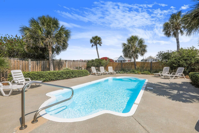 Room 2, Camp David 4 4 Pool Beach Views Sleeps 16, Baldwin